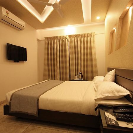 Hotel Bait Inn Amhedabad Dış mekan fotoğraf