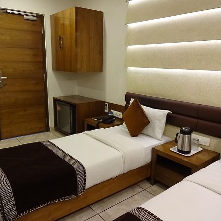 Hotel Bait Inn Amhedabad Dış mekan fotoğraf