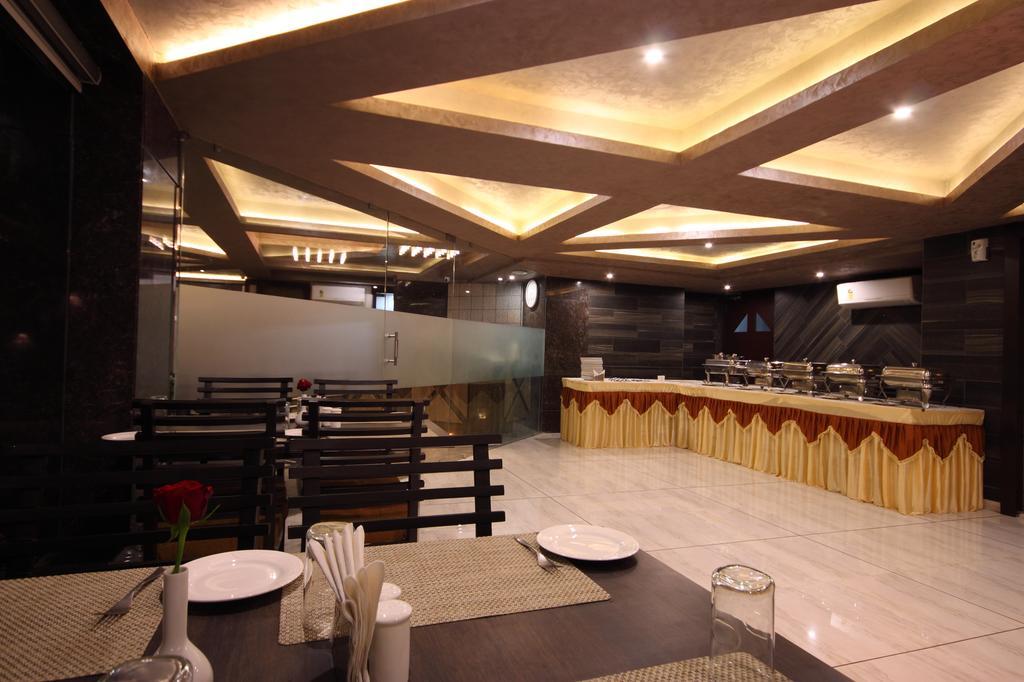 Hotel Bait Inn Amhedabad Dış mekan fotoğraf