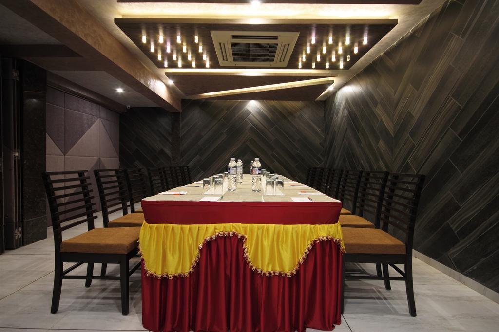 Hotel Bait Inn Amhedabad Dış mekan fotoğraf