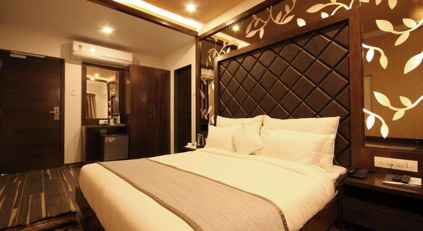 Hotel Bait Inn Amhedabad Oda fotoğraf
